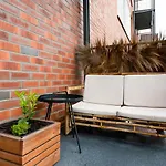 Bohema Place - Metro Szwedzka Apartment