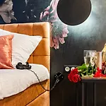 Secret Garden Apartment