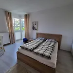 King-Size Bed Apartment With Garden
