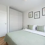 Nowogrodzka Grey Apartment