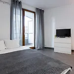 Golden Apartments Warsaw - Bright And Modern Apartments -Premium Building In Top Location- Solidarnosci