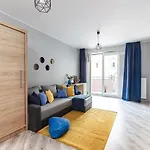 Superapart Stalowa 39 Modern Unit With Kitchen & Wifi