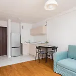 Metro Rondo Onz Comfort Apartment