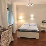 Piekne, Nowoczesne Mieszkanie Na Ulicy Chmielnej, Samo Centrum.
