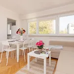 Metro Wawrzyszew Apartment By Renters