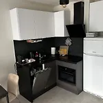 Sky Apartment Comfy Suite Pereca