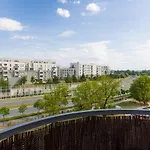 Modern & Bright Apartment With Parking And Balcony By Noclegi Renters