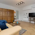 Elegant Warsaw Apartment With Ac 550 M To Copernicus Science Centre By Noclegi Renters