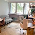 Apartment Close To Metro, 8 Minutes To Centrum And Near Airport