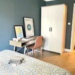 Apartment Close To Metro, 8 Minutes To Centrum And Near Airport