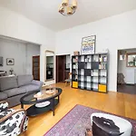 Zurawia Loft Apartment