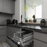 Trendy Apartment With Ac And Parking In Warsaw By Noclegi Renters