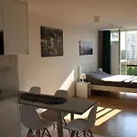 Strict Center Warsaw Comfortable Apartment, 10Th-Floor With Beautiful View On The Park And Skyscrapers, Free Wifi, Self Check-In/Out