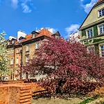 Atmospheric Apartment Next To Warsaw Old Town Square By Noclegi Renters