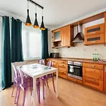 Ken 54 2-Bedroom Apartment