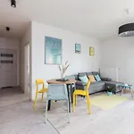 Superapart Sierakowskiego 4