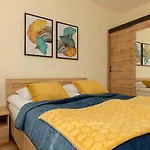Cosy Apartment Bialej Floty With Parking By Noclegi Renters