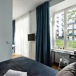 Old Praga Garden Apartment