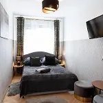 Clicktheflat Conrada Apart Rooms