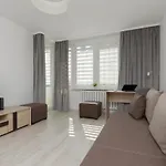 Heart Of Warsaw Apartment Zielna By Noclegi Renters