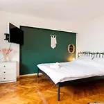 Chmielna - 250M Od Zlotych Tarasow, 350M Od Dworca Centralnego - Wifi - Smart Tv 55 Cali - Better Rental