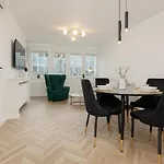 Moniuszki One-Bedroom Apartment By Noclegi Renters