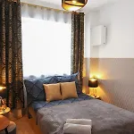 Clicktheflat Three Crosses Square Apart Rooms