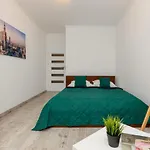 Rondo Wiatraczna Apartment With Parking By Noclegi Renters