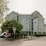 Comfy Apartment Powstancow Slaskich By Noclegi Renters