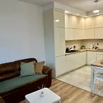 2-Bedroom Apartament Warszawa Praga