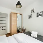 Praga Apartment With The View