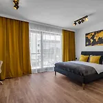 Lotnisko Chopina Modern Studio