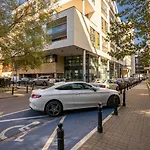 Warsaw Atelier - Central, Parking, Metro Nearby - By Rentujemy