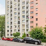 Family Apartment Near Old Town By Noclegi Renters