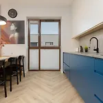 Cozy & Spacious Family Apartment By Noclegi Renters