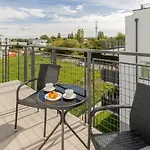 Szlachecka Apartment With Balcony & Parking Warsaw By Noclegi Renters