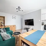 Varsovia Metro Comfort Apartment