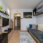 Metro Lux Home Apartment