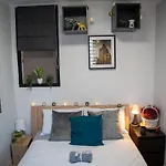 Metro Lux Home Apartment