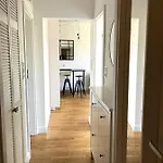Cute Apartment In The City Center , 2-Beds , Wi-Fi - By Hik Apartments