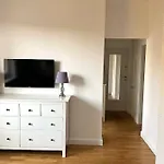 Cute Apartment In The City Center , 2-Beds , Wi-Fi - By Hik Apartments