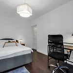 Zlota Apartment - City Center, Workspace, Metro - By Rentujemy