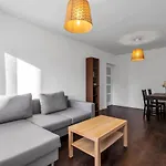 Zlota Apartment - City Center, Workspace, Metro - By Rentujemy