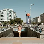 Upscale Apartment Next To Metro