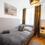Clicktheflat Stawki Apart Rooms