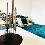 Uroczy Apartament Blisko Centrum Warszawy