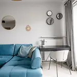 Bluszczanska Blue Modern Apartment