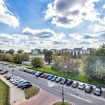 1Br New Apt 20Min Centre Parking