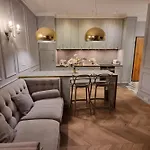 Luxury Garden Apartment