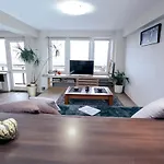 Salezego 6 Piekny Widok Na Stadion Narodowy Oraz Wisle Bardzo Duzy Balkon - Better Rental